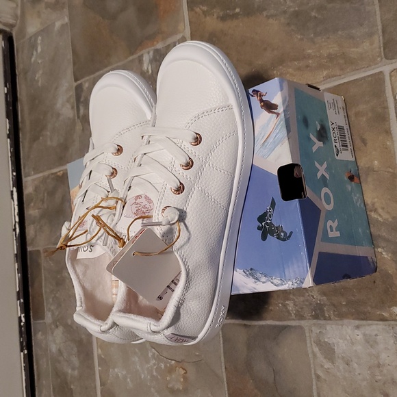 Women's Roxy Bayshore Plus LX Slip-On Sneakers - Size 7 - Faux Leather - White - Picture 2 of 6